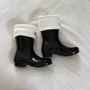 Hunter Women's Original Short Gloss Rain Boots + Socks
